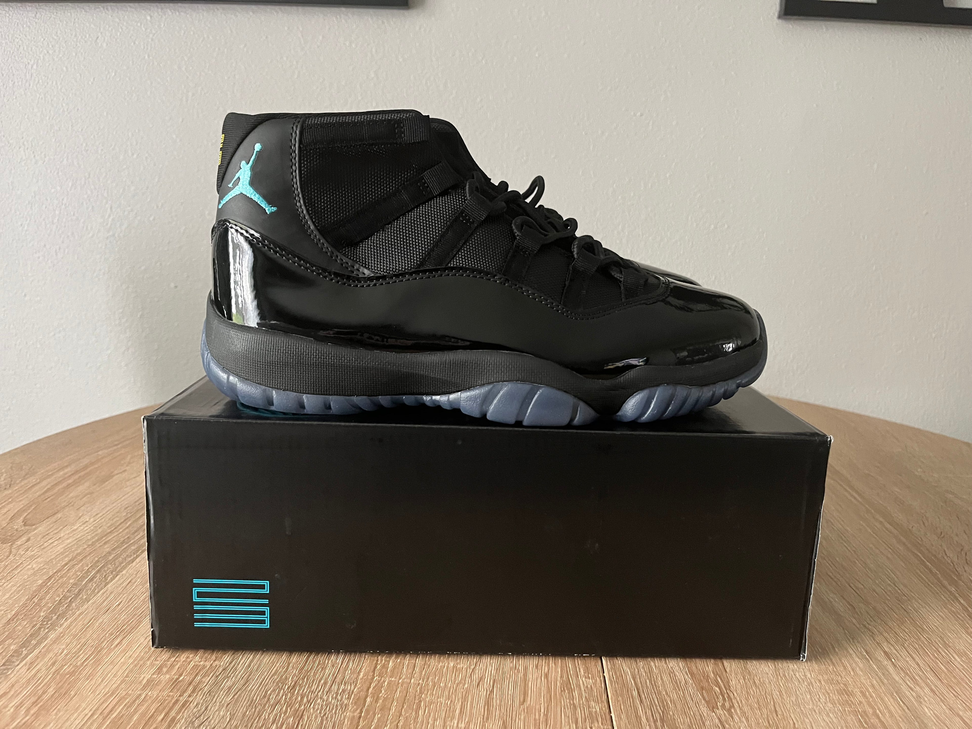 Black Blue Gamma