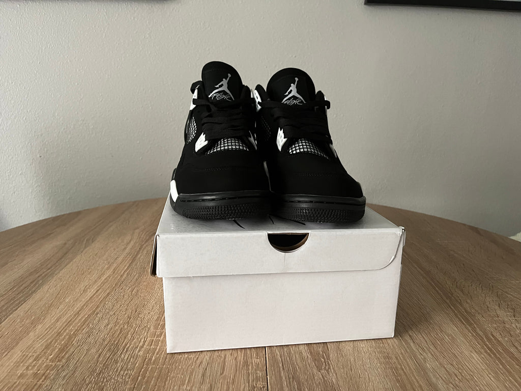 Black & White Jordan 4